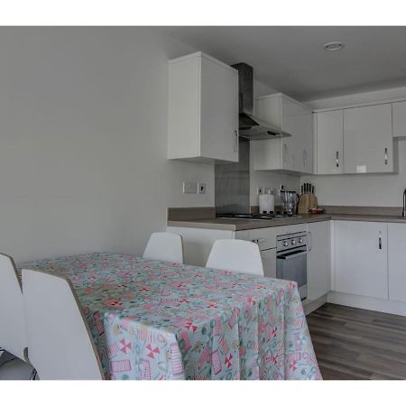 Large, Spacious And Modern Apt For 4 In Манчестер Экстерьер фото