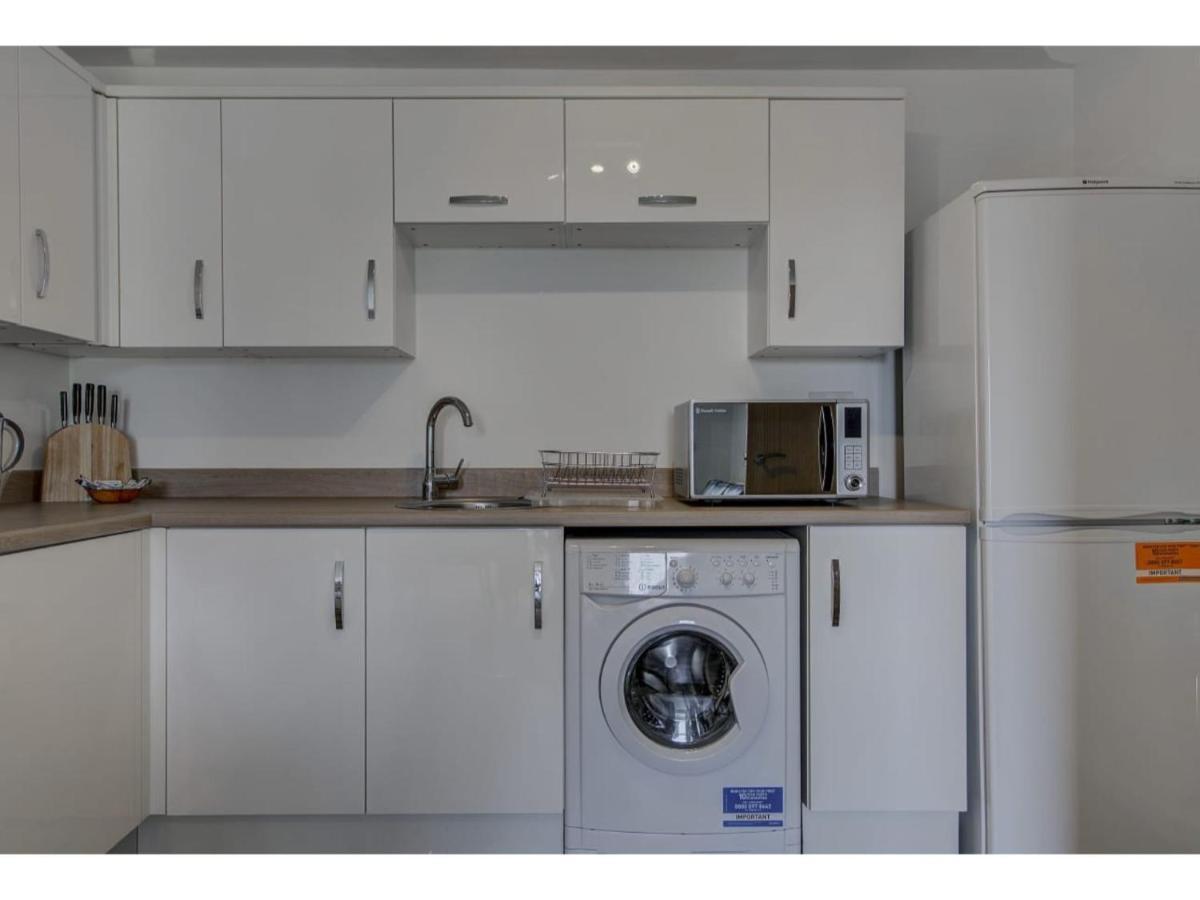 Large, Spacious And Modern Apt For 4 In Манчестер Экстерьер фото