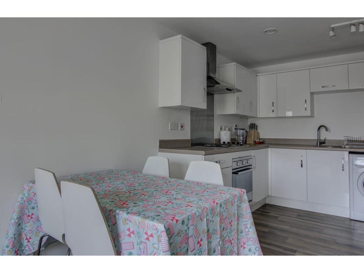 Large, Spacious And Modern Apt For 4 In Манчестер Экстерьер фото