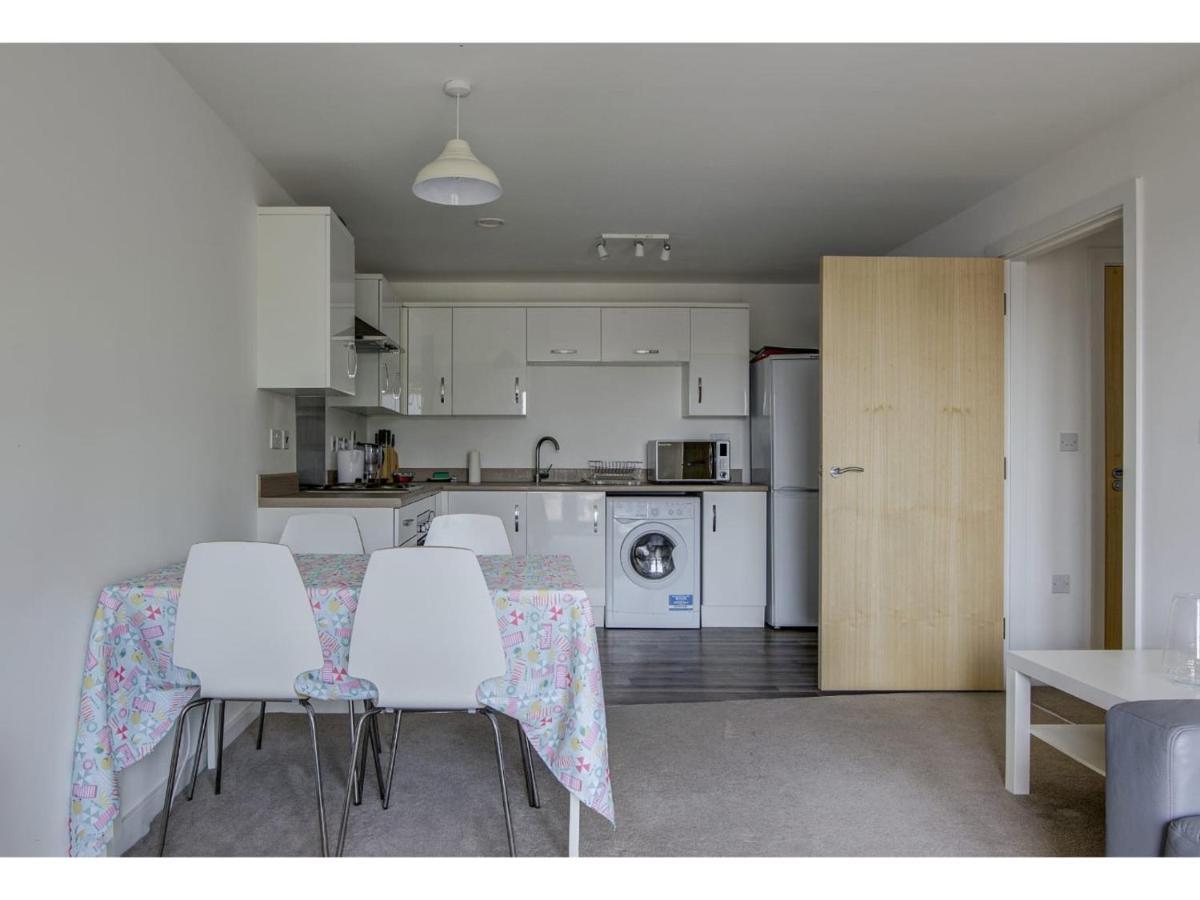 Large, Spacious And Modern Apt For 4 In Манчестер Экстерьер фото