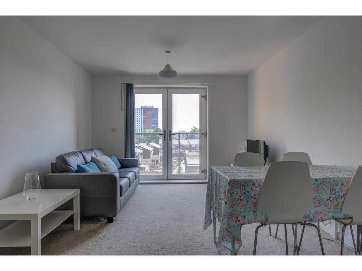 Large, Spacious And Modern Apt For 4 In Манчестер Экстерьер фото